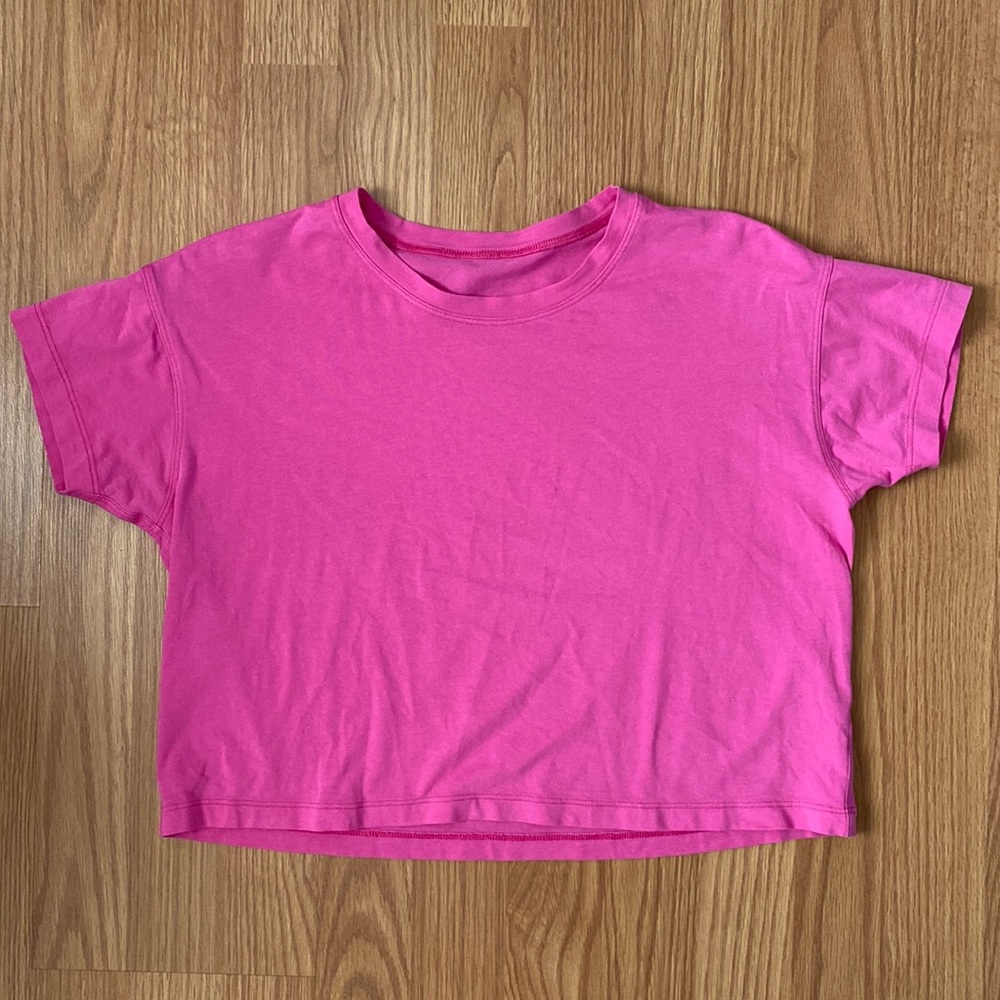 ❤️ Lululemon Cates Tee Size 4 Hot Pink